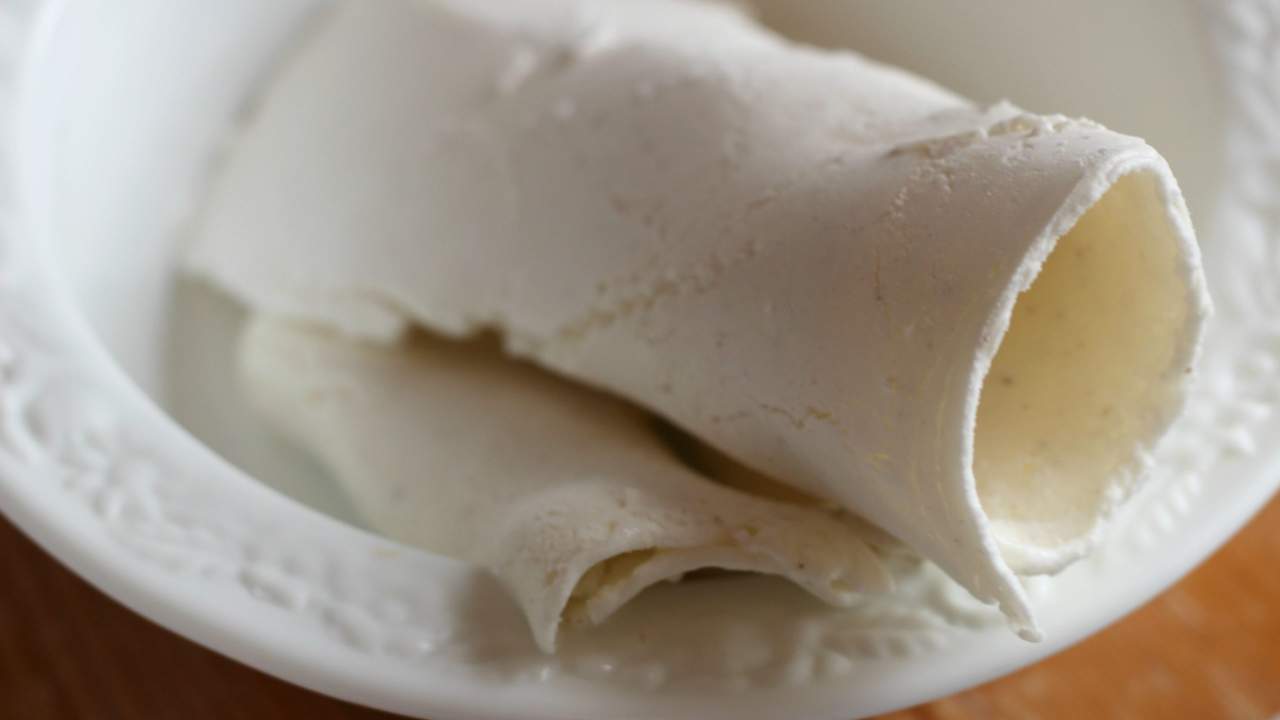 How To Make Ice Cream Rolls At Home
