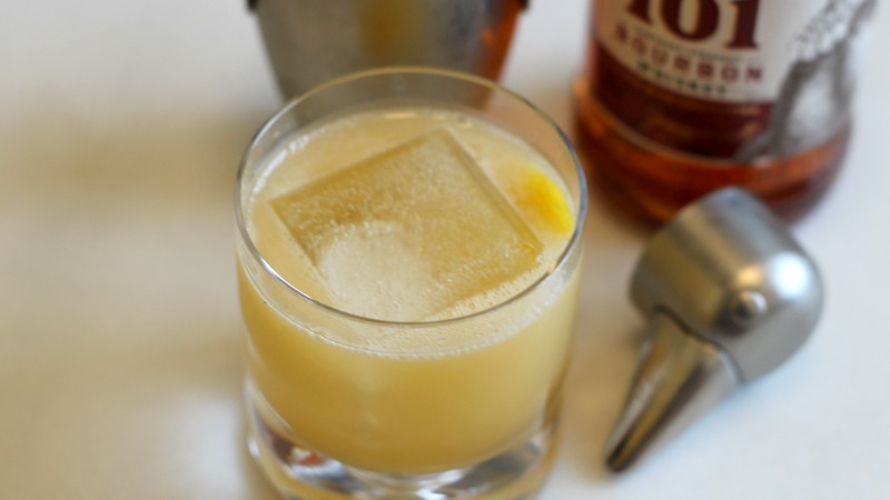 3-Ingredient Happy Hour: The Gold Rush
