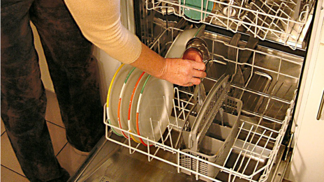 How To Quickly Dry A Dishwasher Full Of Dishes