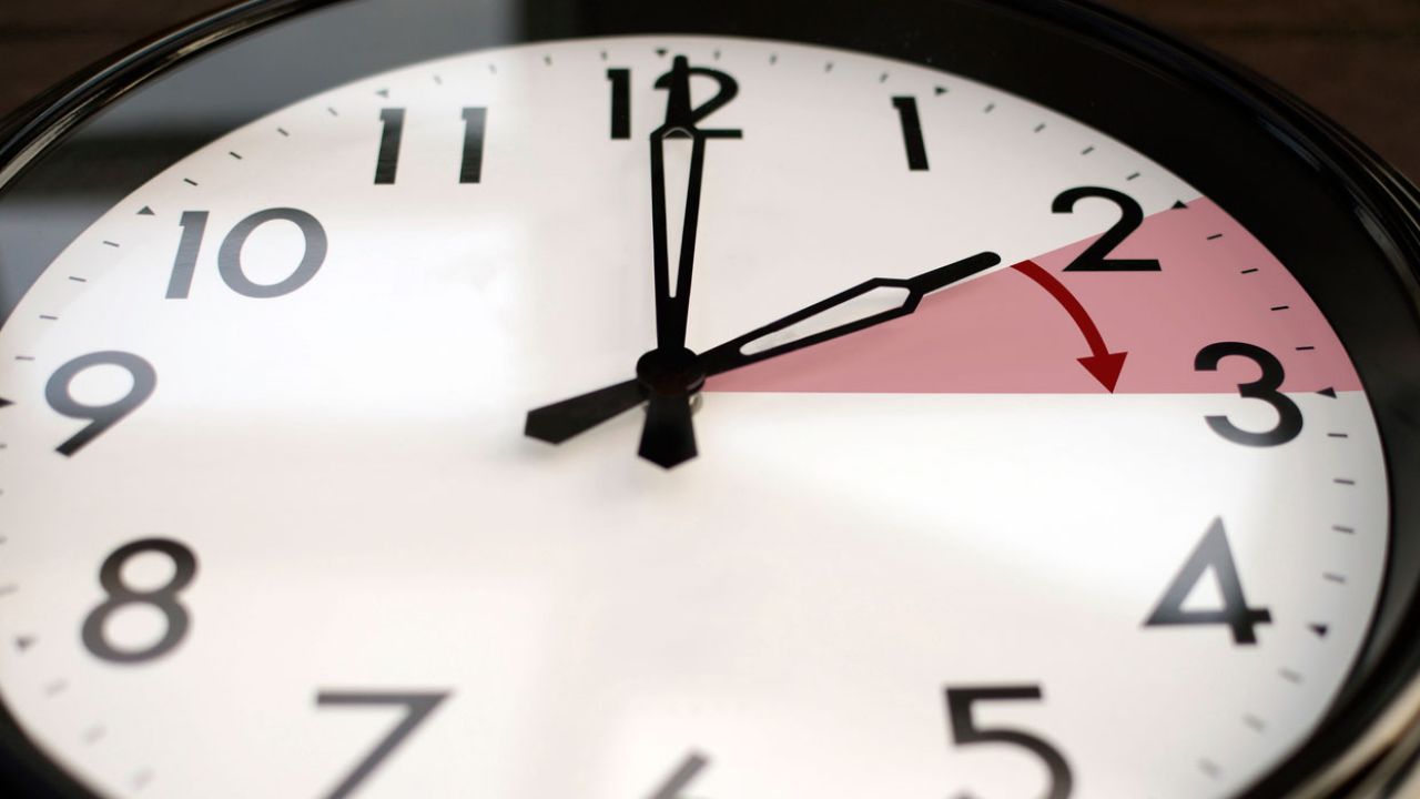 Daylight Saving Trick: How To Set Your Clock Correctly