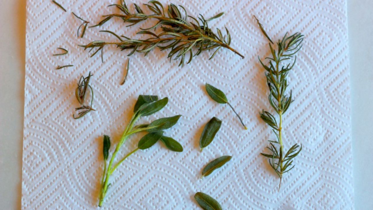 How To Fry Herbs, And What To Do With Them