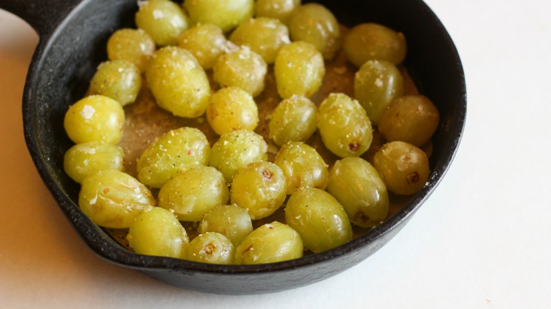 How To Turn Mushy Grapes Into A Fancy Cheese Accompaniment