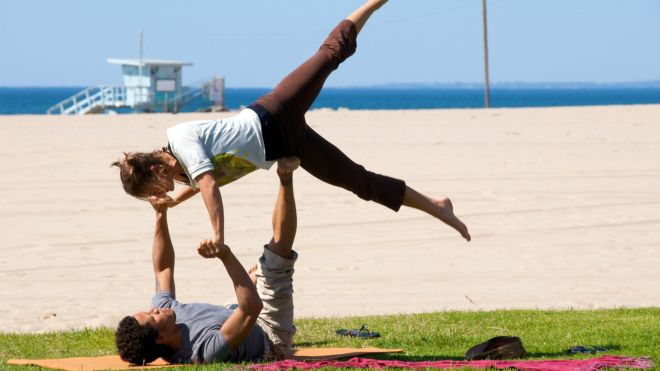 The Best (And Worst) Workouts To Do As A Couple