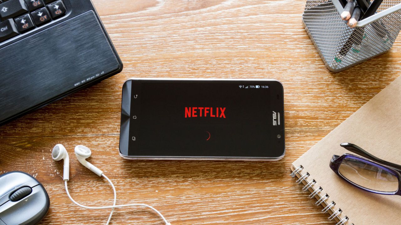 How To Use Netflix’s Smart Downloads Tool