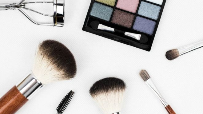 The Best Makeup Try-On Apps For Your Phone