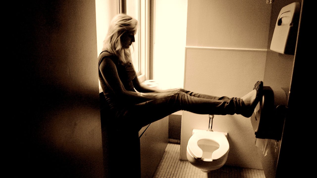 How To Poop When You’re Travelling 