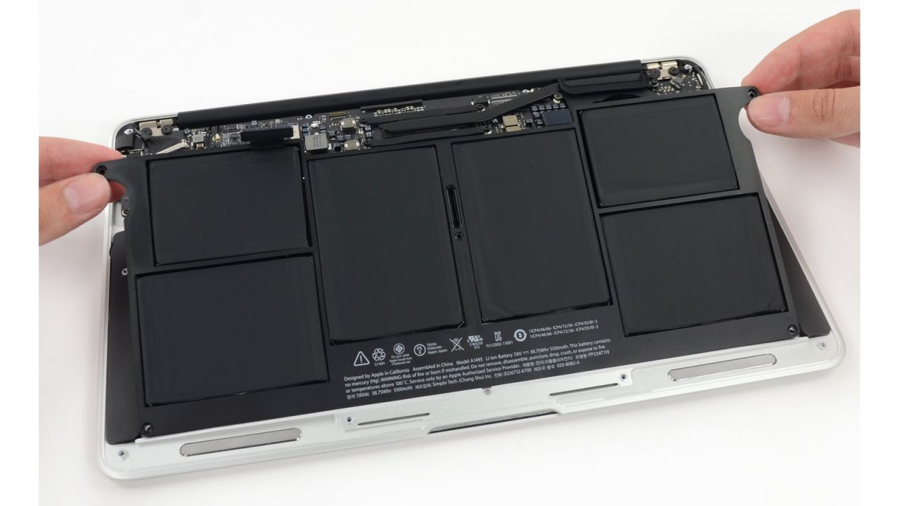How To Replace The Battery In Your MacBook Air (And Why You Should)