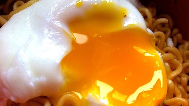 Poach An Egg Right In Your Instant Noodles