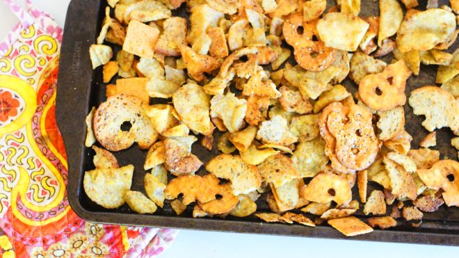 Make This Snack Mix From Leftover Snacks