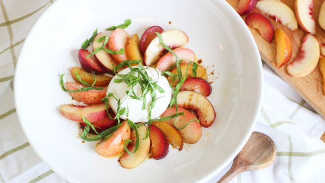 Use Stone Fruits To Make This Caprese Salad