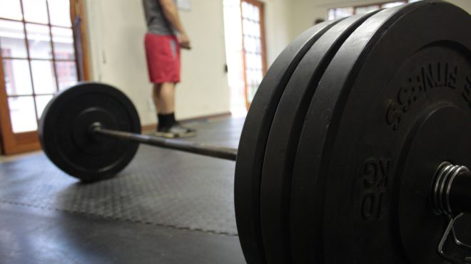 How To Get Plates On And Off A Deadlift Bar