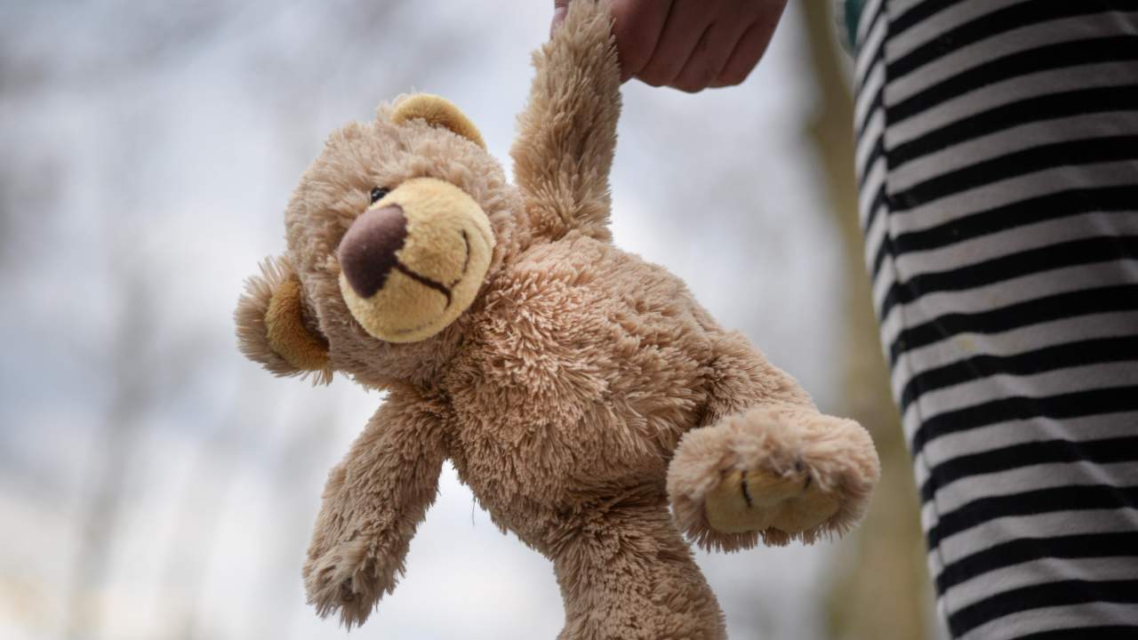 How A Stuffed Animal Can Help Kids Grieve 