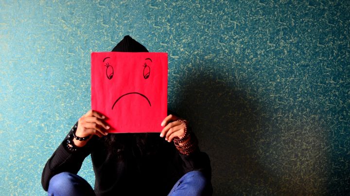 How To Emotionally Detach From Criticism