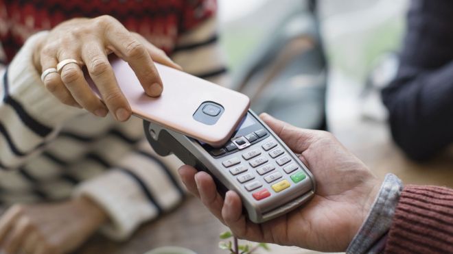 The Best Bank Accounts For Cardless ‘Tap-And-Pay’