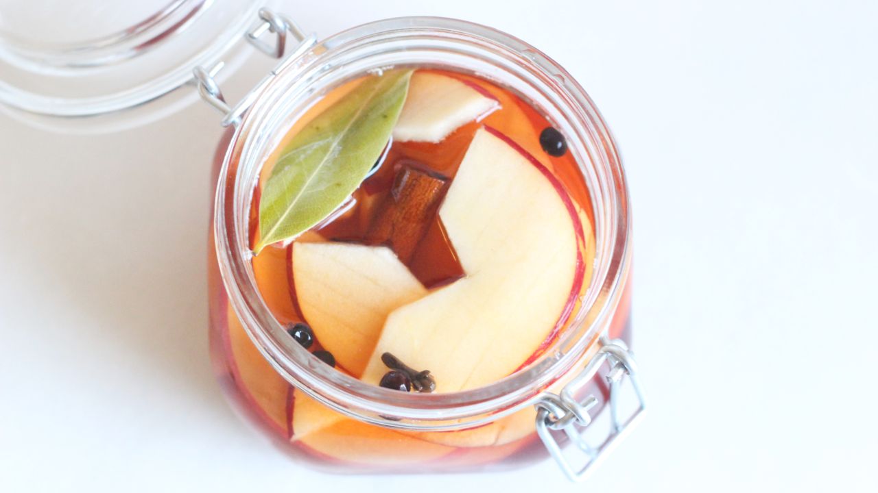 Quick-Pickle Apples To Make Them Extra Sweet And Crunchy
