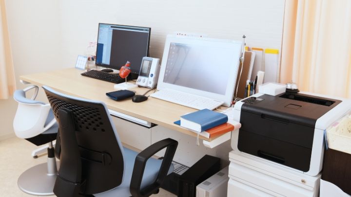 5 Things You Can Do To Declutter Your Workspace