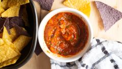 Turn Sad Winter Tomatoes Into Delicious Roasted Salsa