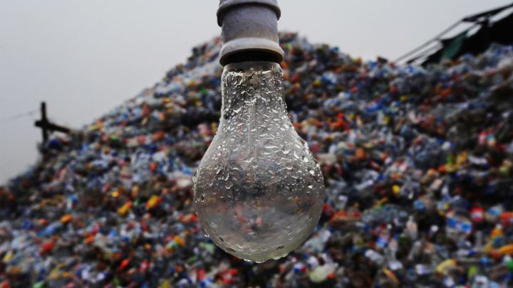 Why You Shouldn’t Recycle Glass That Isn’t A Bottle Or Jar
