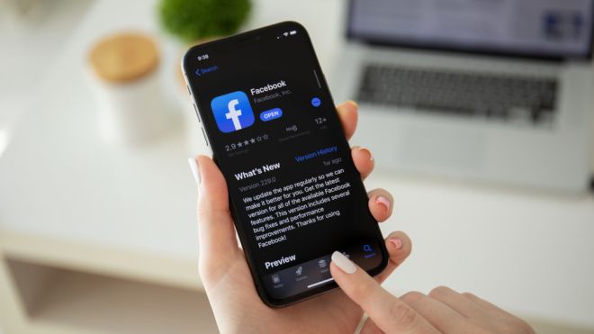 How to Enable Facebook’s New Dark Mode on iPhone