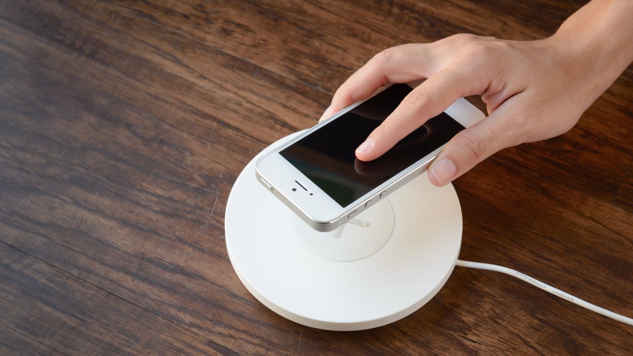 The Real Reason You Shouldn’t Rely on Wireless Charging