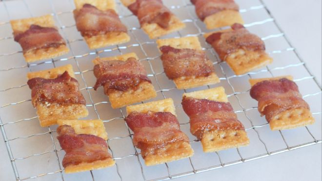 Bacon Crackers Are a Two-Ingredient Masterpiece