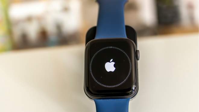 How to Fix the Bugs From Your Apple Watch watchOS 7 Update