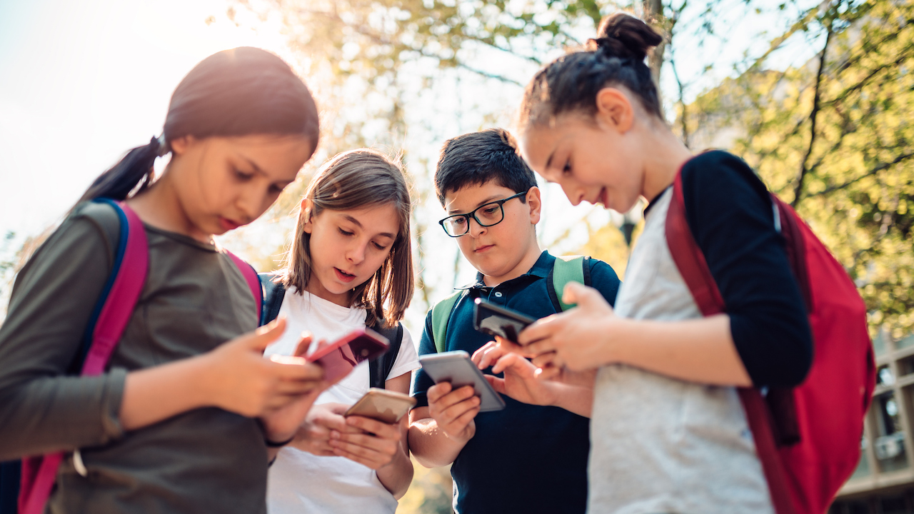 At What Age Should Kids Use a Smartphone?