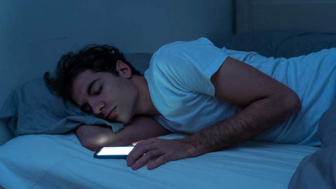 The Best Smartphone Features For Better Sleep