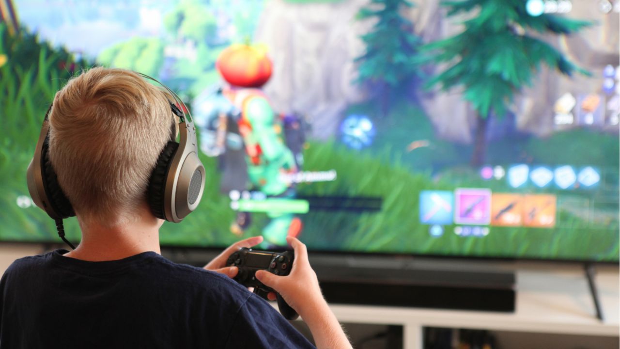 How to Host Video Chats Inside ‘Fortnite’