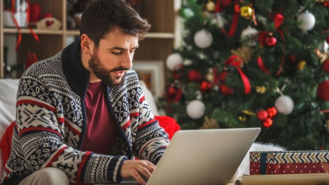 Stay Offline This Christmas With These Digital Detox Tips