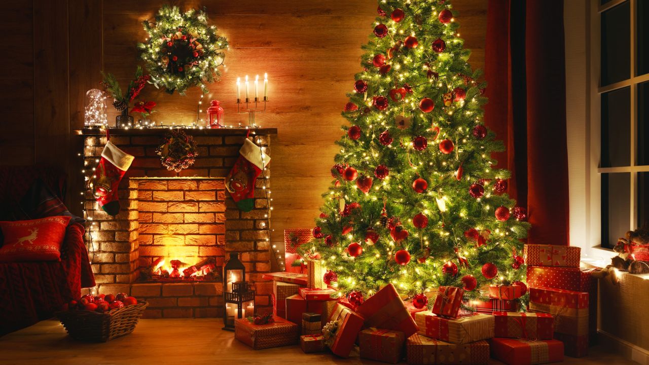 Giáng Sinh đang đến gần và không khí noel đang lan tỏa khắp nơi. Hãy cùng tận hưởng không gian đầy ấm áp với nhạc phím giáng sinh tuyệt đẹp nào! Nhấp vào hình ảnh để thưởng thức không khí Giáng Sinh ngập tràn niềm vui.