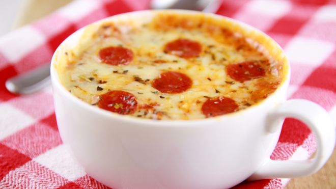 How to Make Single-Serve Pizza in a Mug
