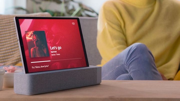 You Can Grab This Budget Lenovo Smart Tablet and Dock Bundle for $230