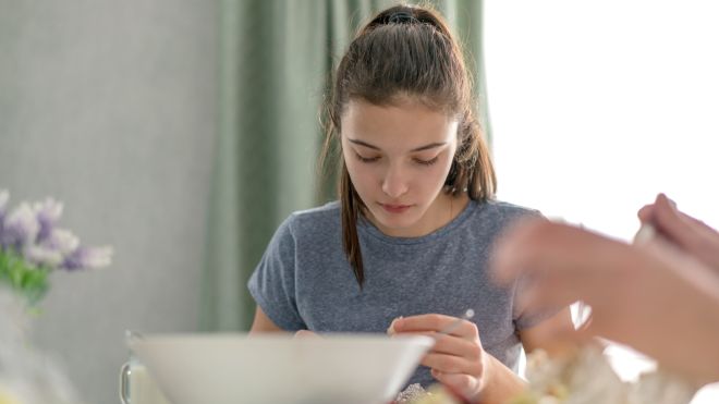 How to Have Better Dinner Conversations With Your Teenager