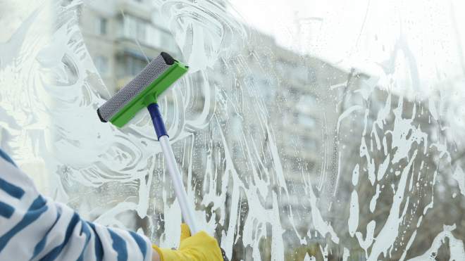 How to Clean the Outside of Your Apartment Windows, Because It’s Gross Out There