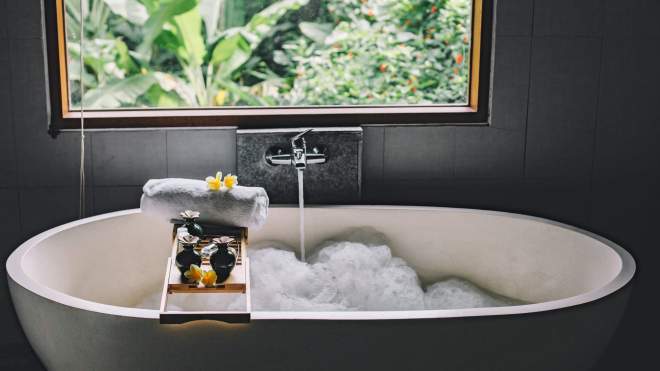 Take a More Luxurious Bath With a Bathtub Overflow Cover