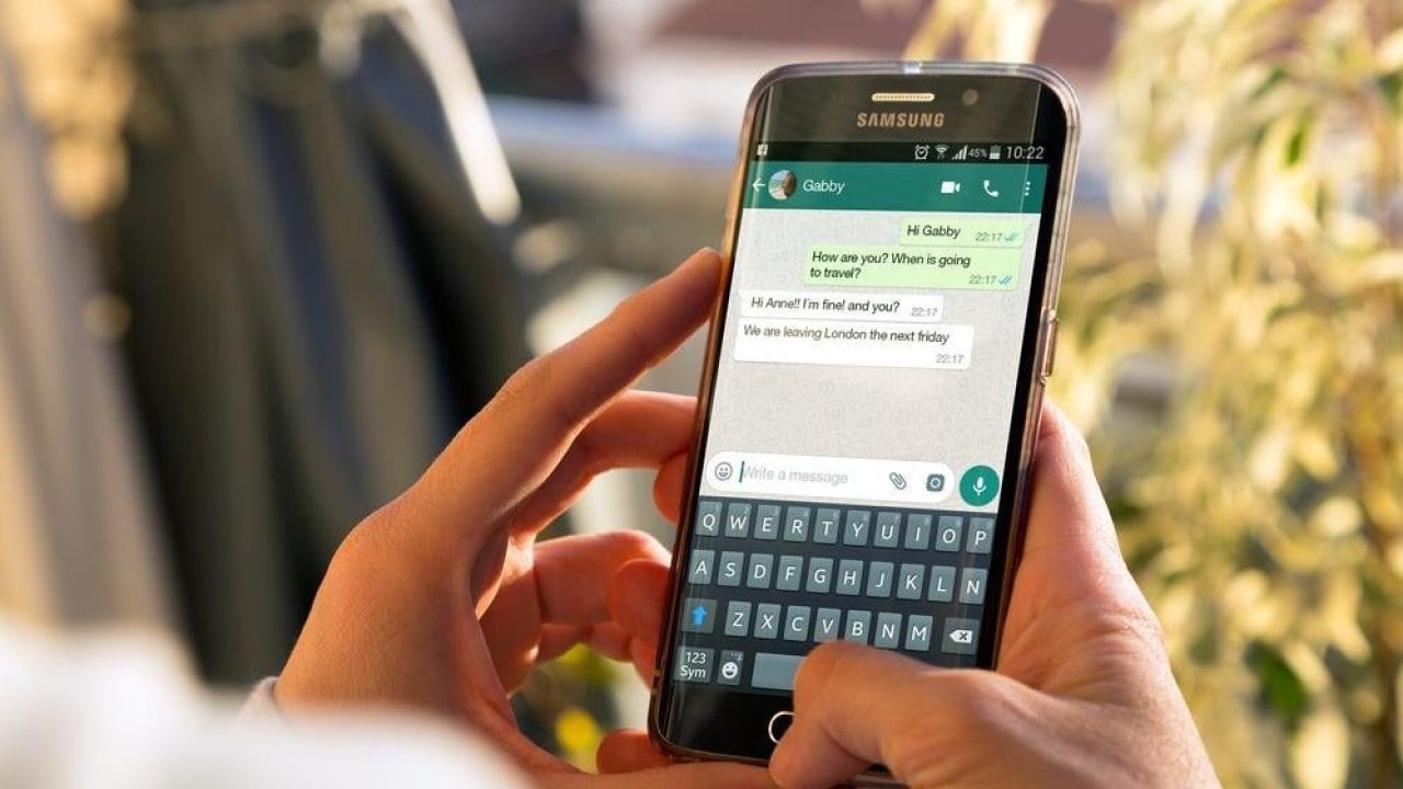 How to Permanently Archive WhatsApp Conversations