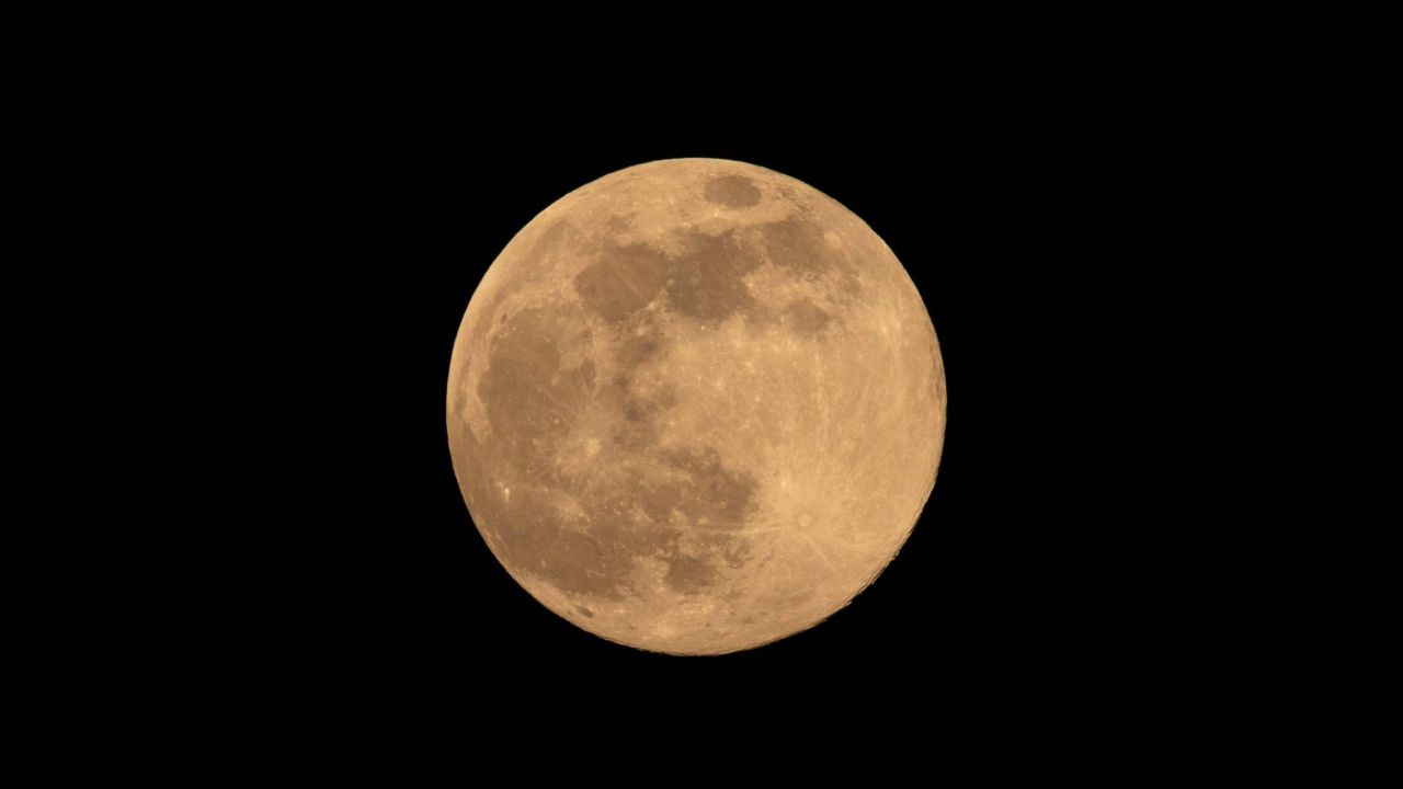 When to See the ‘Strawberry Moon,’ the Last Supermoon of 2021
