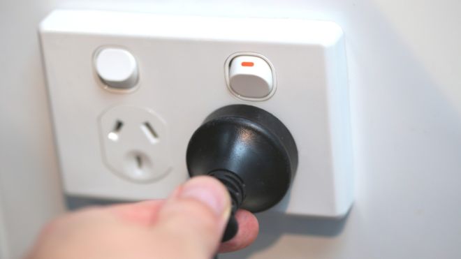 7 Ways to Keep Your Electricity Bill Under Control During Lockdown