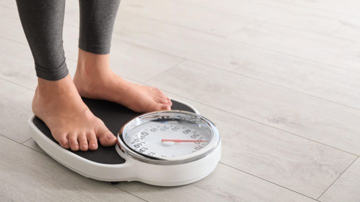 8 Reasons Your Weight Fluctuates From Day to Day