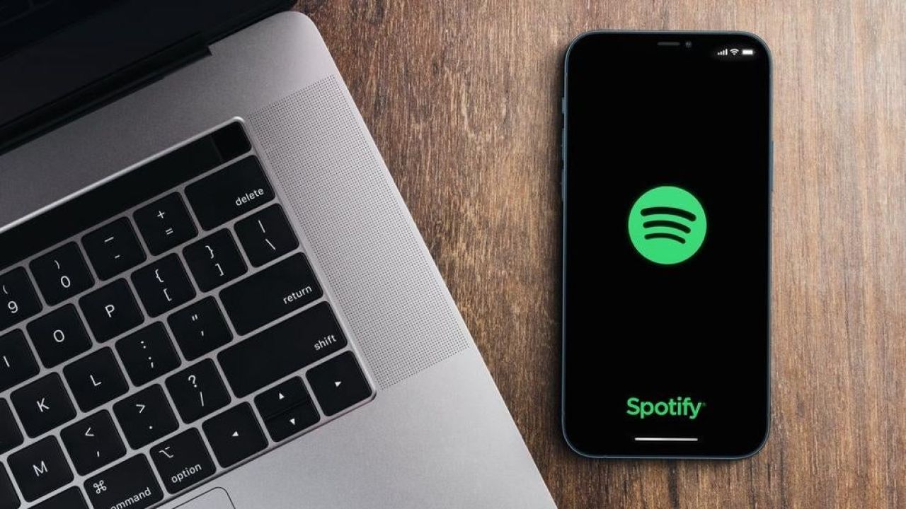 How to Limit Spotify From Tracking You, Because It Knows Too Much