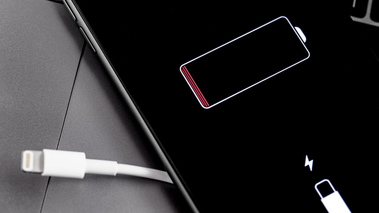The Best Ways to Save Your Phone Battery When the Power Goes Out