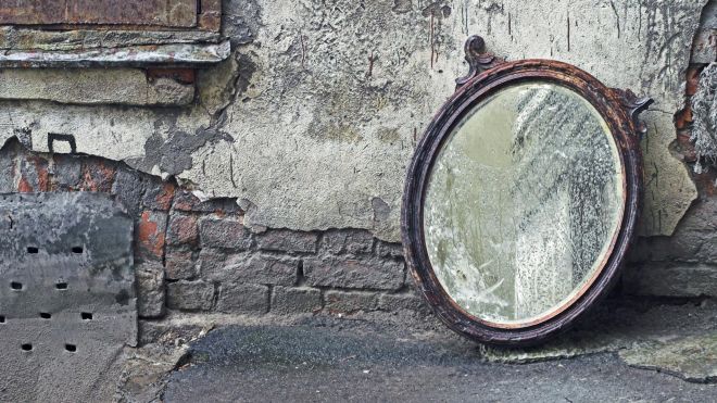 How to Make a Cheap Mirror Look Like a Pricey Antique