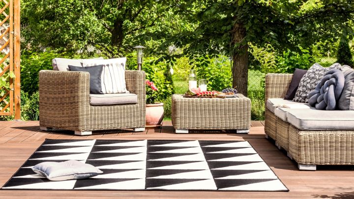 How to Clean an Outdoor Rug Before Putting It Away for the Season