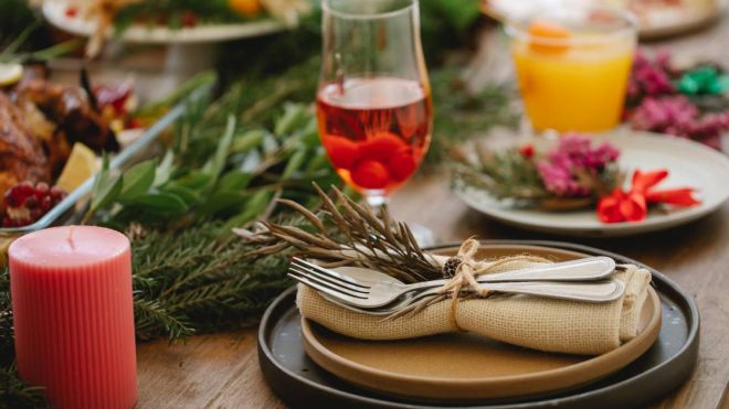 Your Ultimate Guide To Hosting Christmas Lunch Without All The Stress