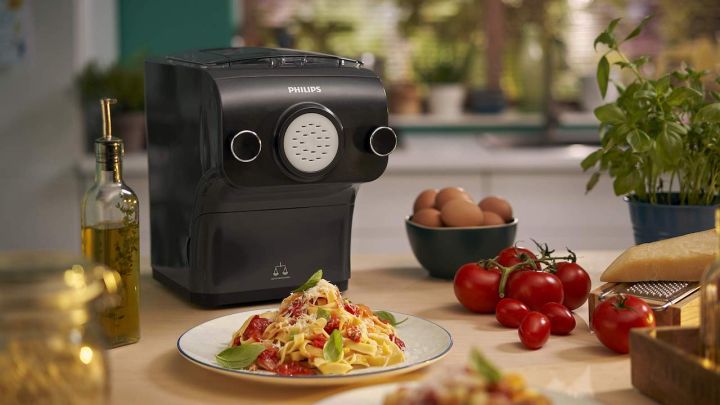 Celebrate World Pasta Day With This Philips Pasta Maker and Noodle Deal