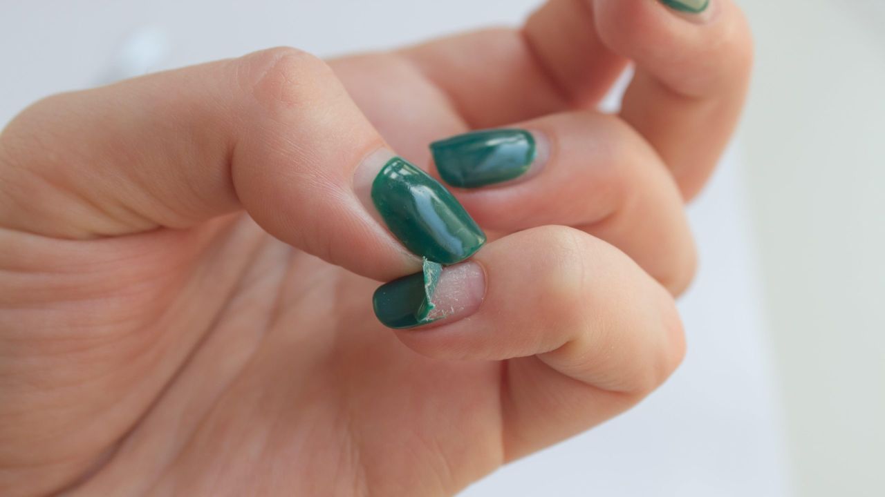How to Remove Gel Nail Polish Without Going to the Salon
