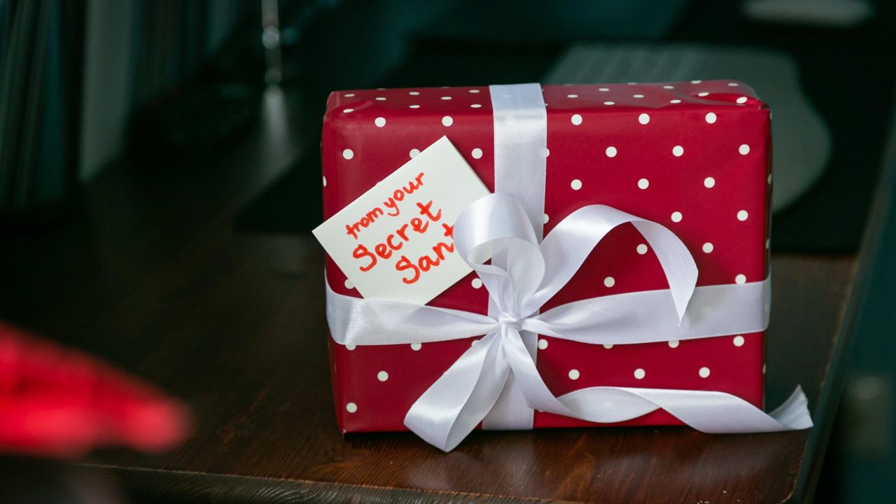 How to Organise a Holiday Gift Exchange That People Will Actually Want to Participate In