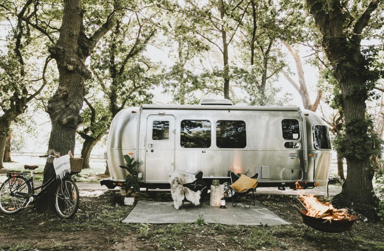 Glam up Your End-of-Year Holiday With a Sexy Caravan