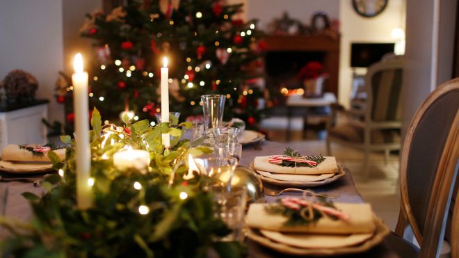 4 Tips for Setting the Perfect Christmas Table